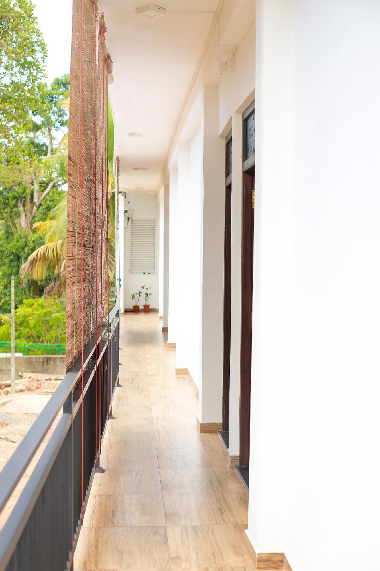 The Blue Haze Weligama Hotell Exteriör bild