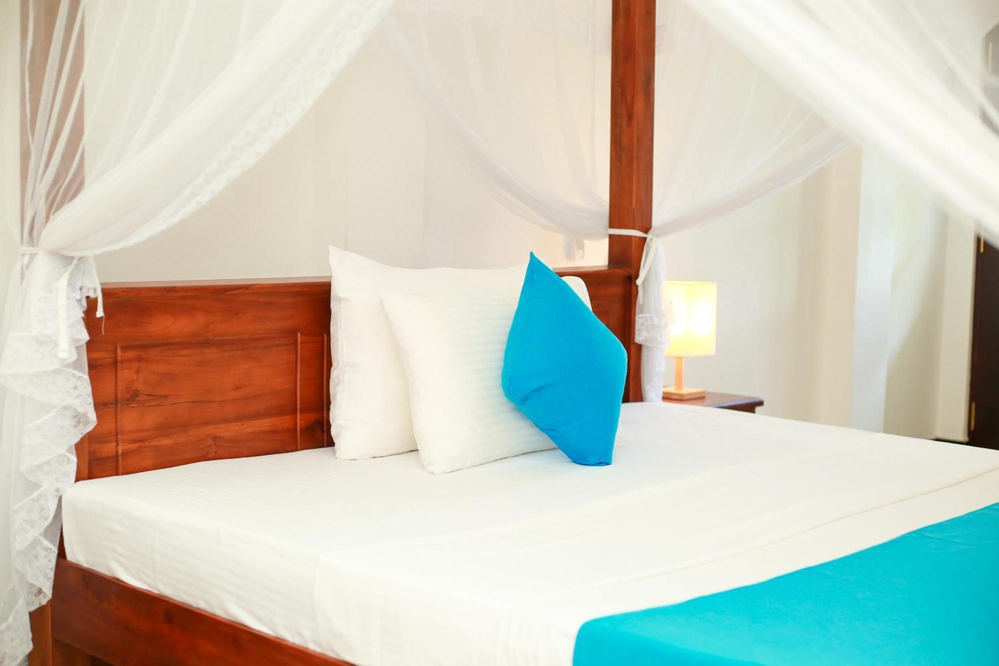 The Blue Haze Weligama Hotell Exteriör bild