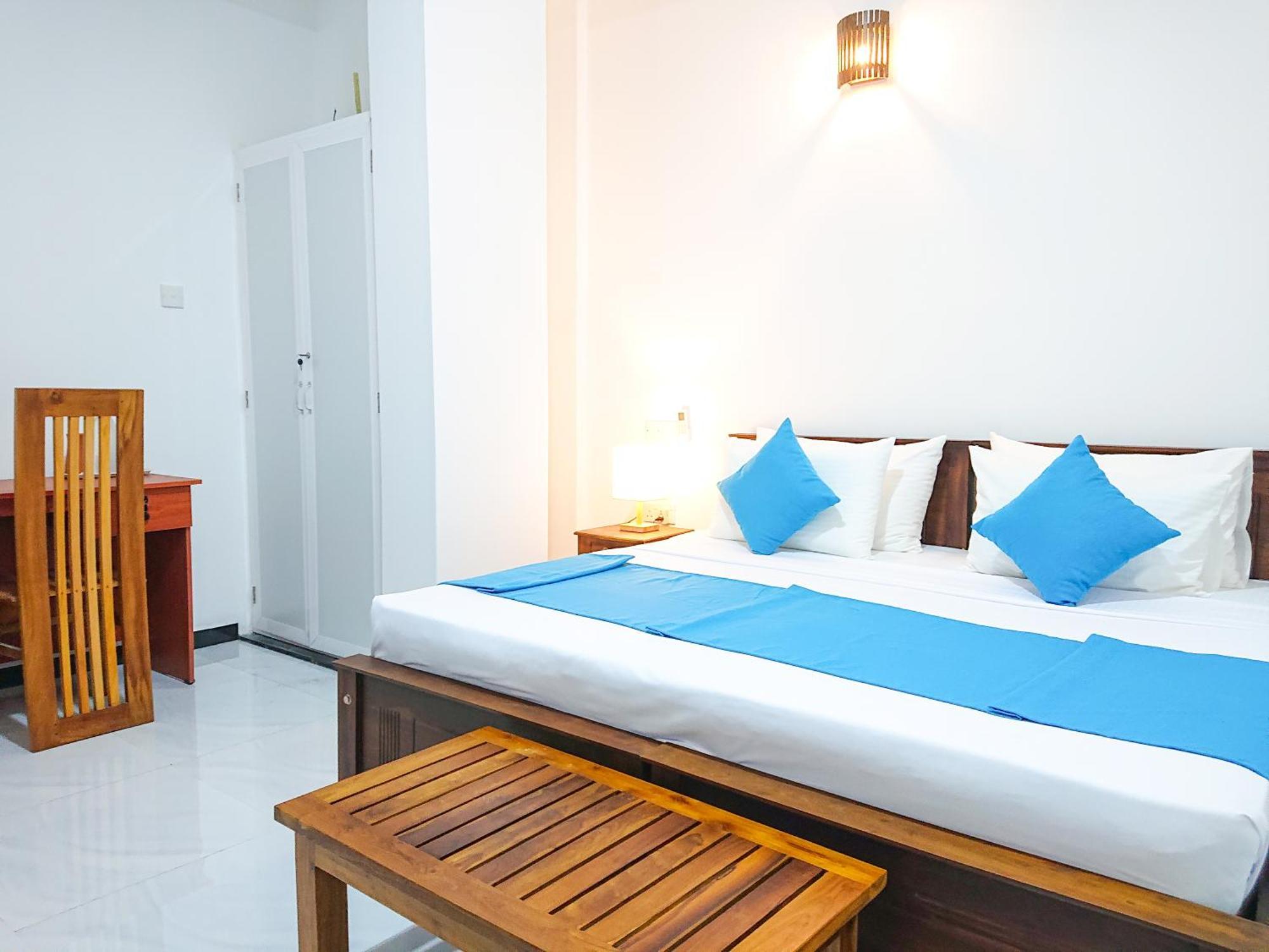 The Blue Haze Weligama Hotell Exteriör bild